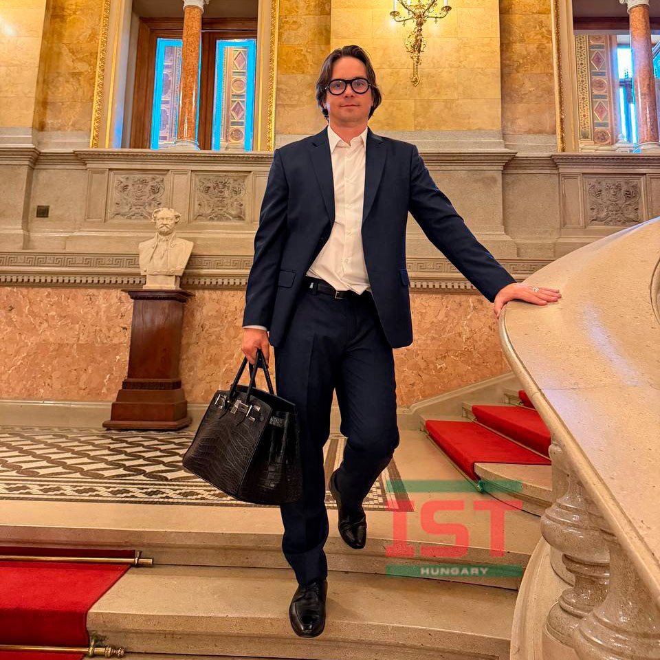 Corporate evening at the Hungarian State Opera: the IST Hungary team congratulates CEO Mr. Timur Igamnazarov