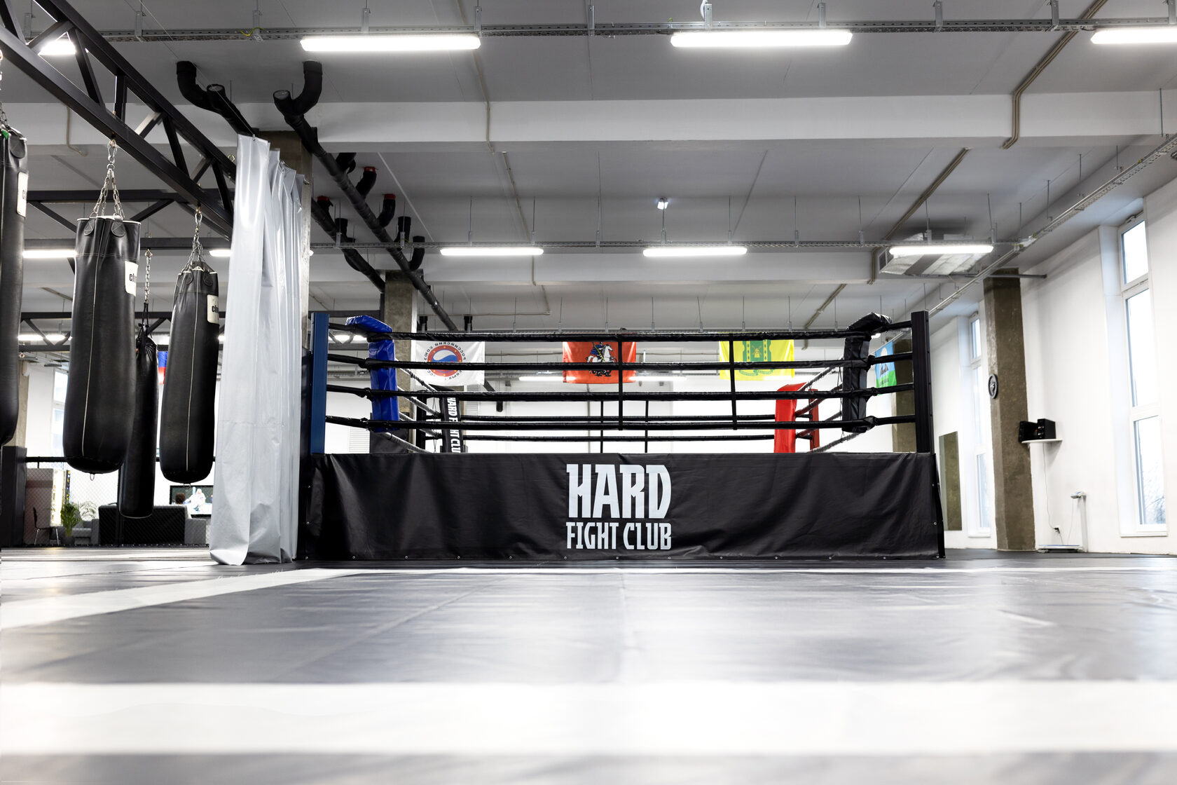 Спортивный клуб выбор. Академия единоборств Тверь. Валдай Тверь Академия единоборств. Клуб Tiger Беговая. Tiger Club Мякинино.