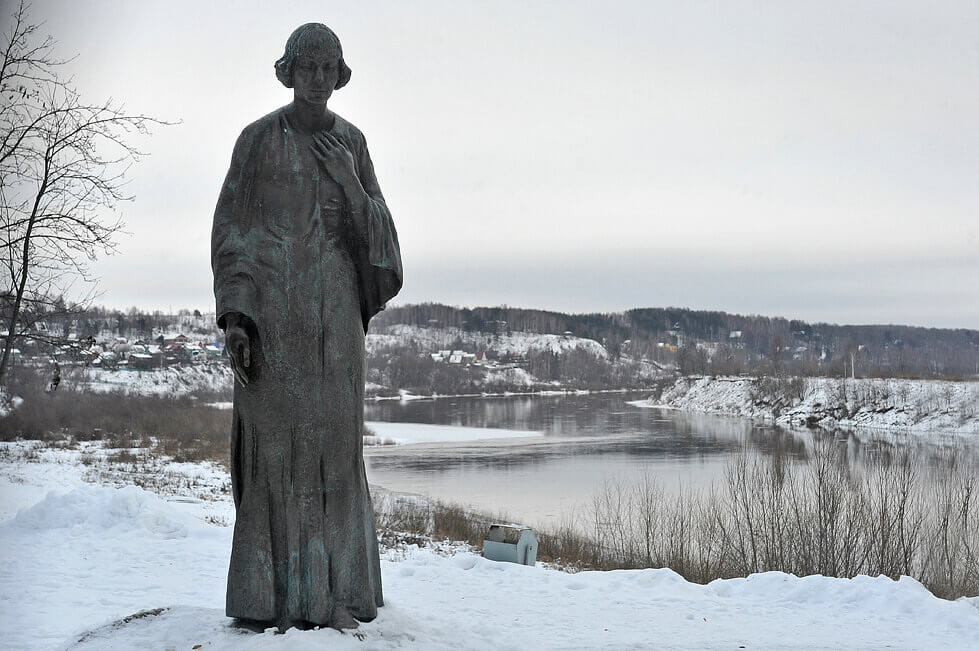 Памятник Марине Цветаевой Таруса