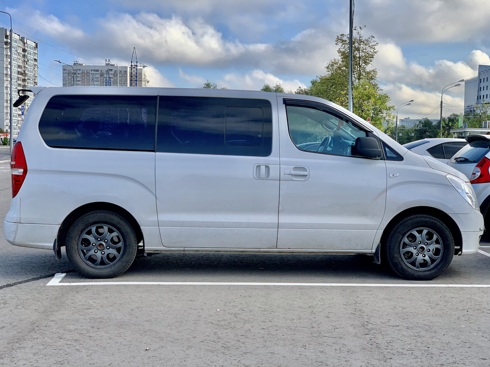 Аренда Hyundai Grand Starex BUS в Москве. Прокат по честным ценам