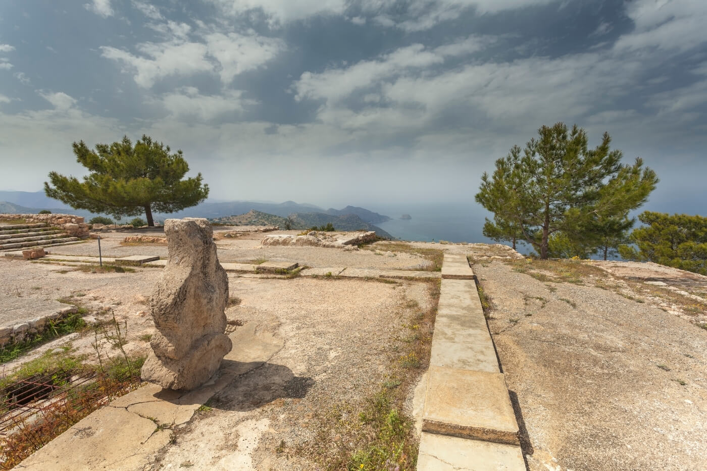 Вид на руины древнего города Соли рядом с Лефке на Северном Кипре