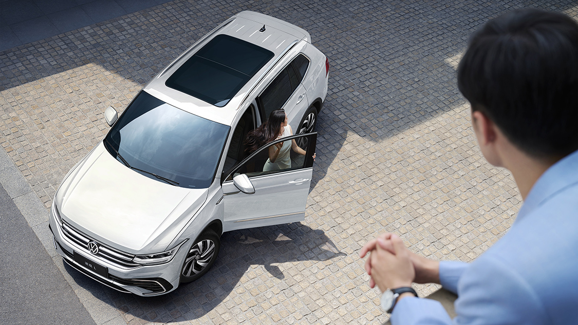 Volkswagen Tiguan L, вид сверху
