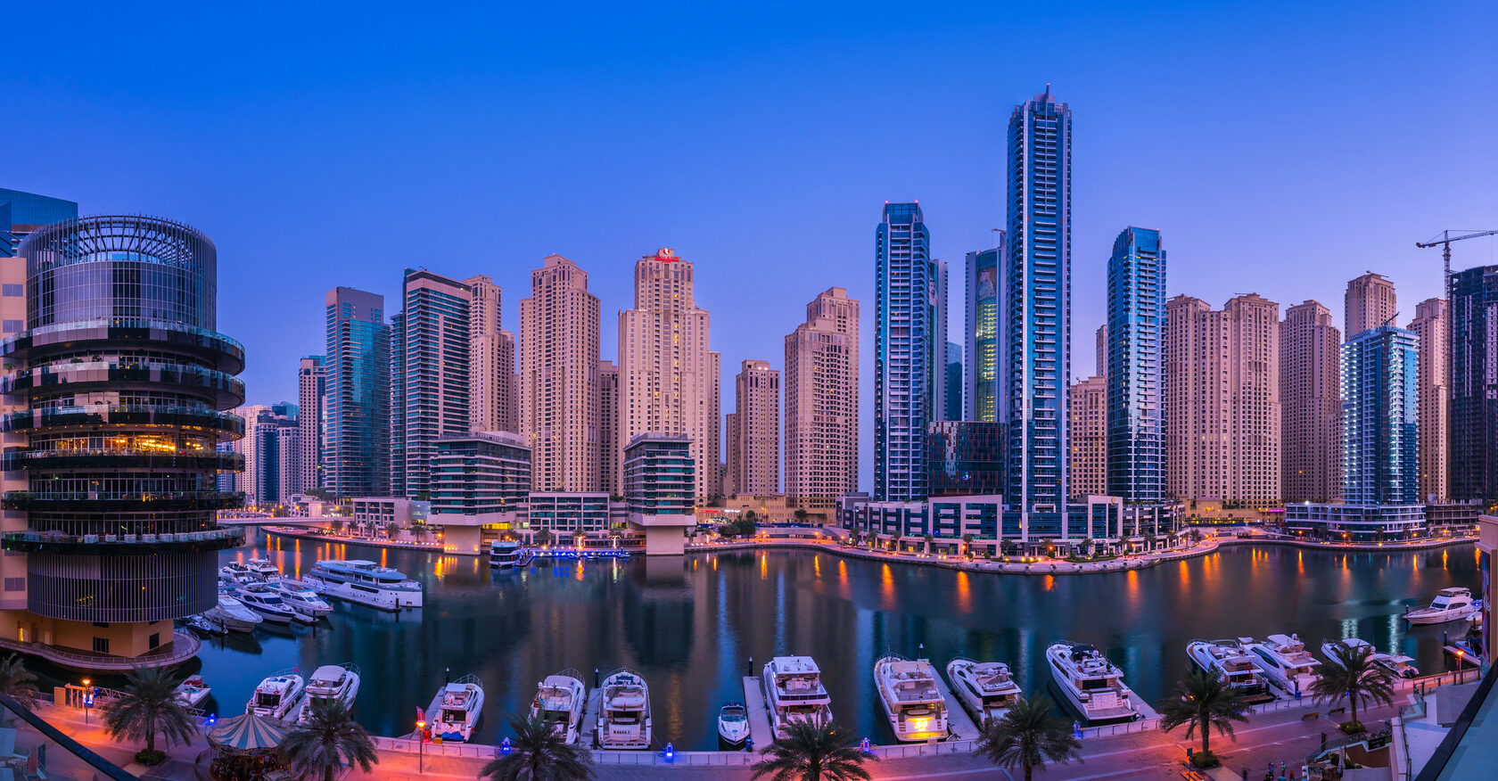 Five luxe jbr 5. JBR Dubai Marina.