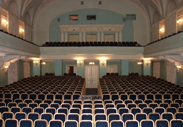 Зал театра современник основная сцена фото зала