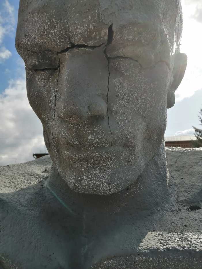 Скульптура неизвестному солдату, г. Полевской, Сентябрь 2019 г. — фото 2