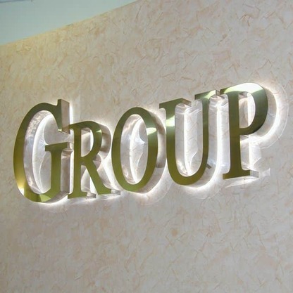 Производство и установка вывесок из латуни