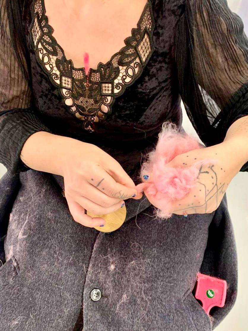 Перформативная практика «Розовая нить радости»