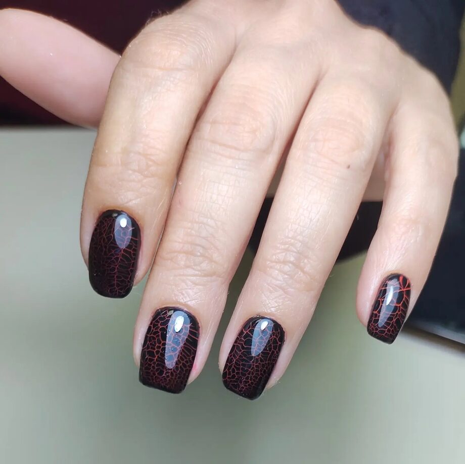 Маникюр черный с серебром в году: дизайн для формы миндаль, квадрат, длинных и коротких ногтей