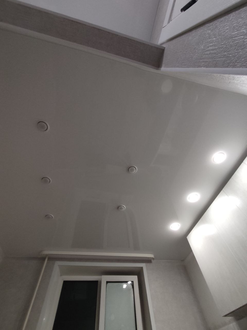 Глянцевое полотно