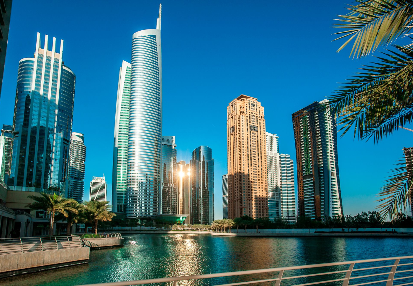 Lake towers dubai. Джумейра Лейкс Тауэрс Дубай. Башни Джумейра Лейк Дубай. Дубай Марина Лейк Тауэрс. Башни Джумейра Лейк Дубай фото.