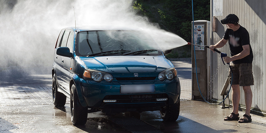 Как пользоваться бесконтактной мойкой: принцип работы и функционал