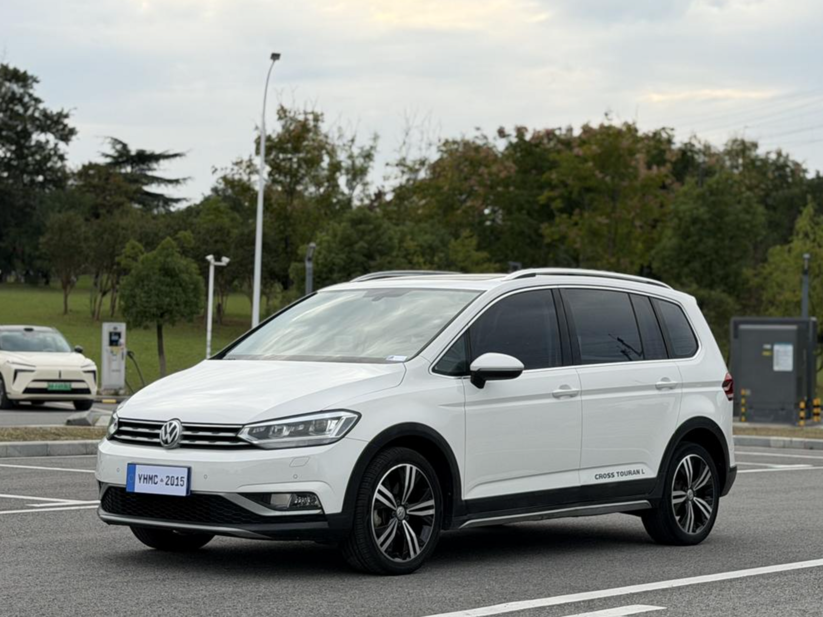 Volkswagen Touran L из Китая под заказ