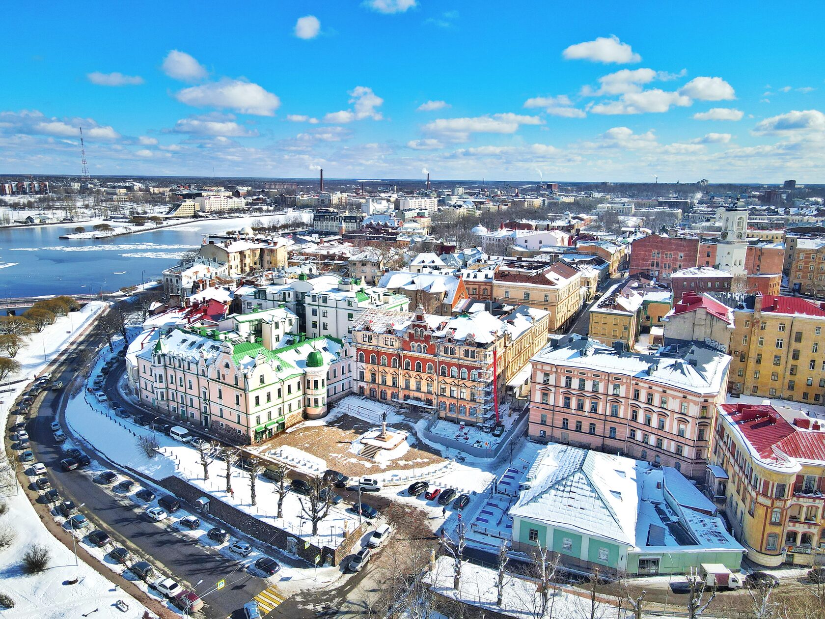 Тур в выборг из москвы. Выборг экскурсии. Выборг экскурсии из Санкт-Петербурга. Выборг экскурсии из Санкт Петербурга на автобусе. Уникальность Выборг город вид сверху.