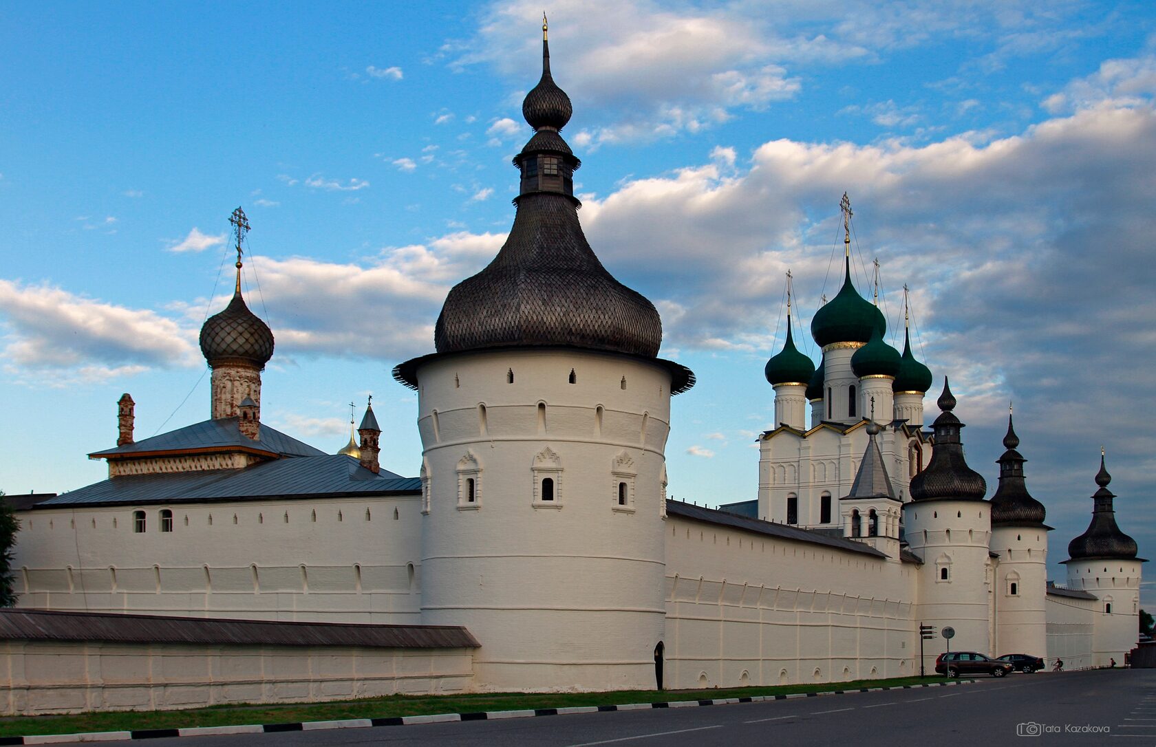 Заповедники кремля. Ростовский Кремль (музей-заповедник). Ростов Великий Кремль. Стены Ростовского Кремля. Ростов Великий крепость.