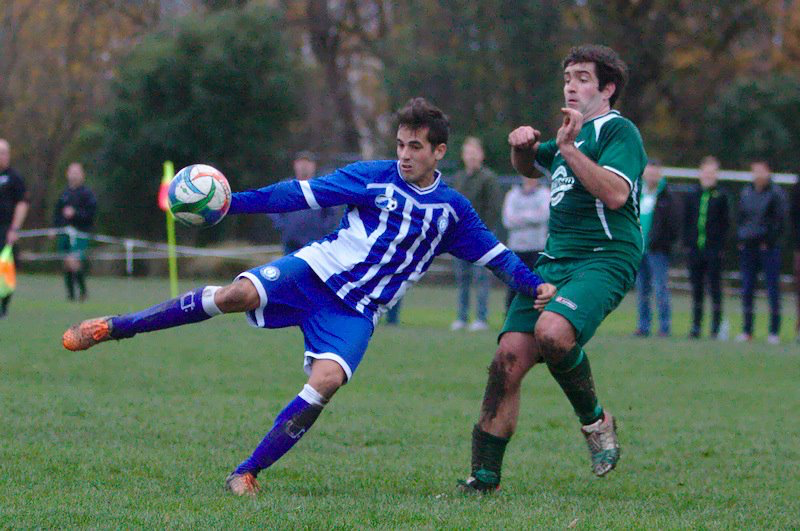 Rodrigo Alvarez tries his luck from distance, but can’t convert his shot into a goal.