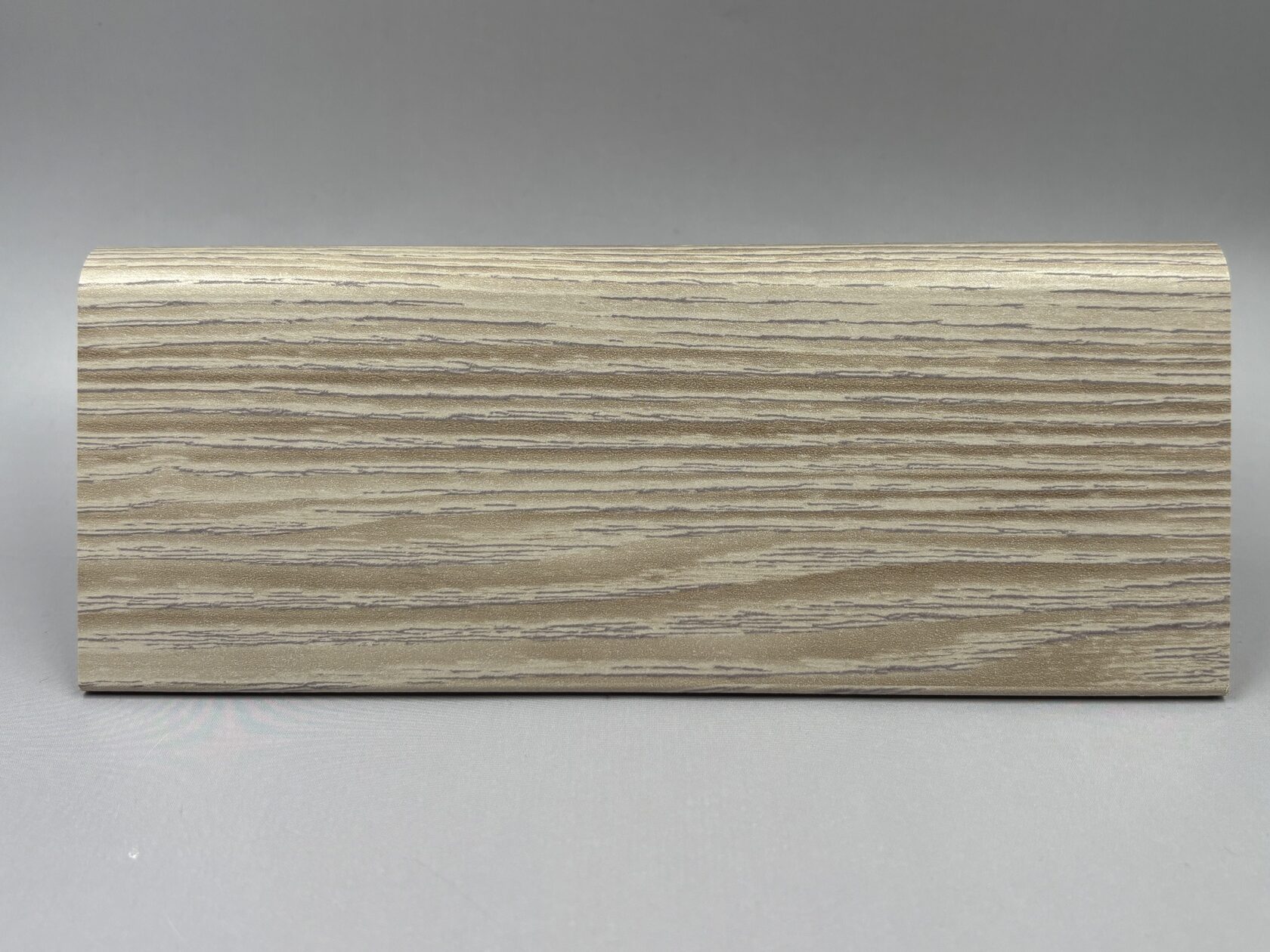 Плинтус МДФ под дерево, под дуб для ламината и паркета в Санкт-Петербурге (СПб)