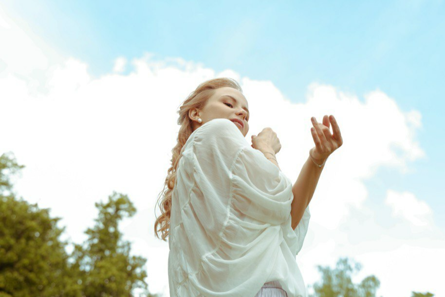 индивидуальная сессия, интуитивный танец, индивудуальное занятие, телесная терапия