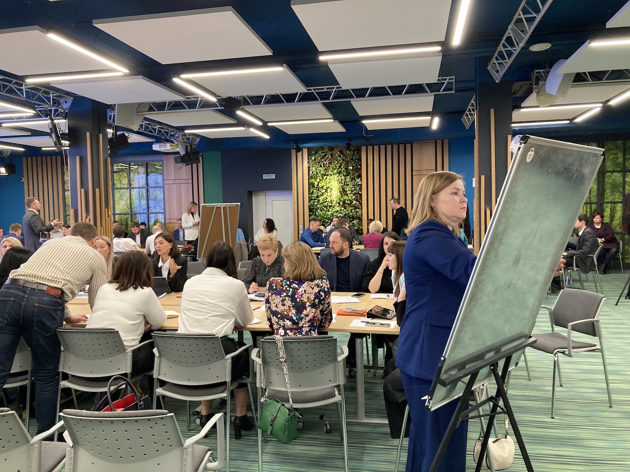 Обсуждение в группах на стратегической сессии