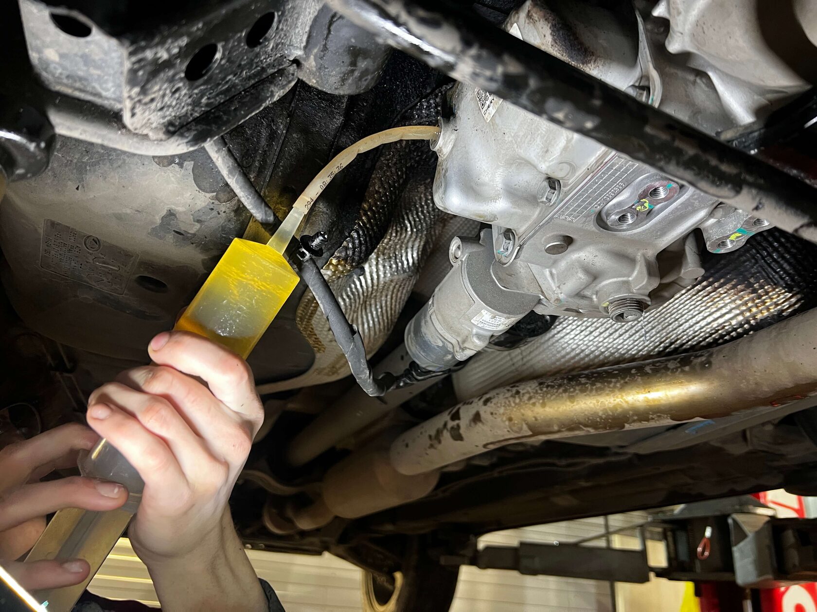 Заправка муфты маслом Ravenol AWD-H