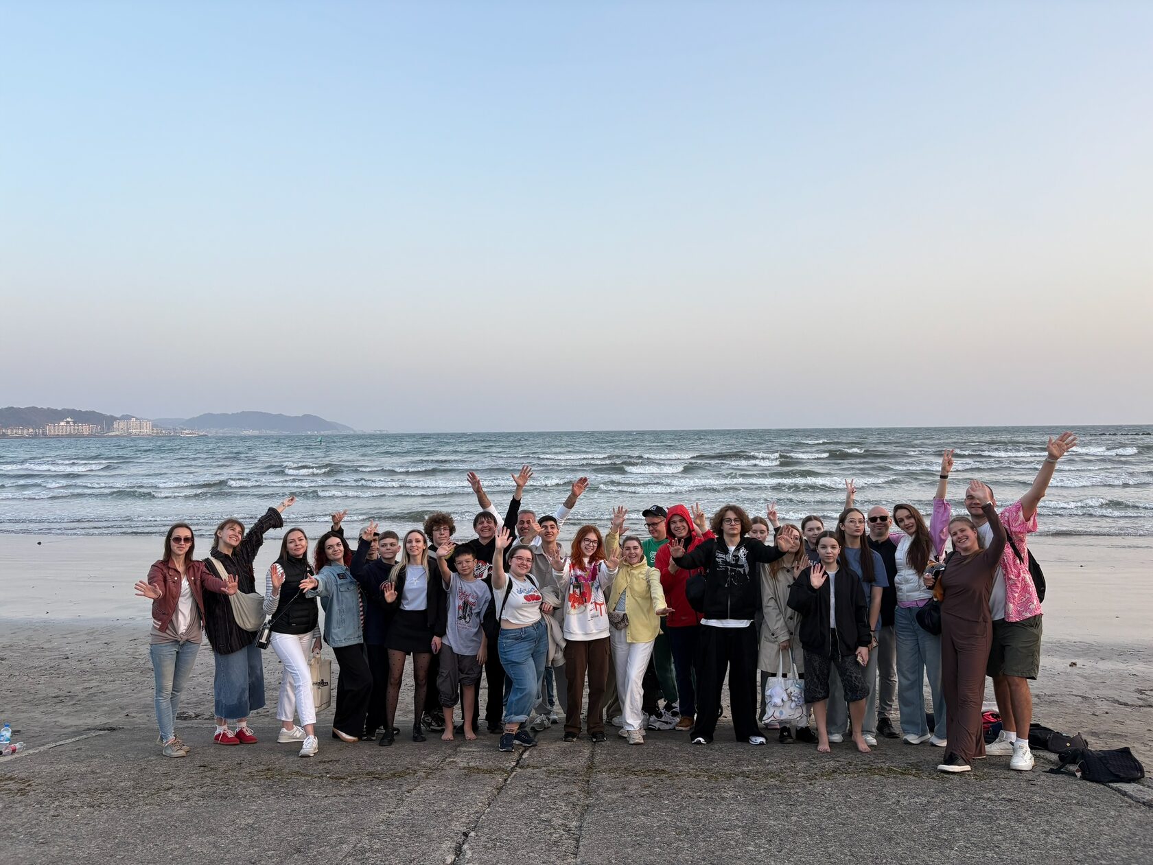 Группа на берегу Тихого океана