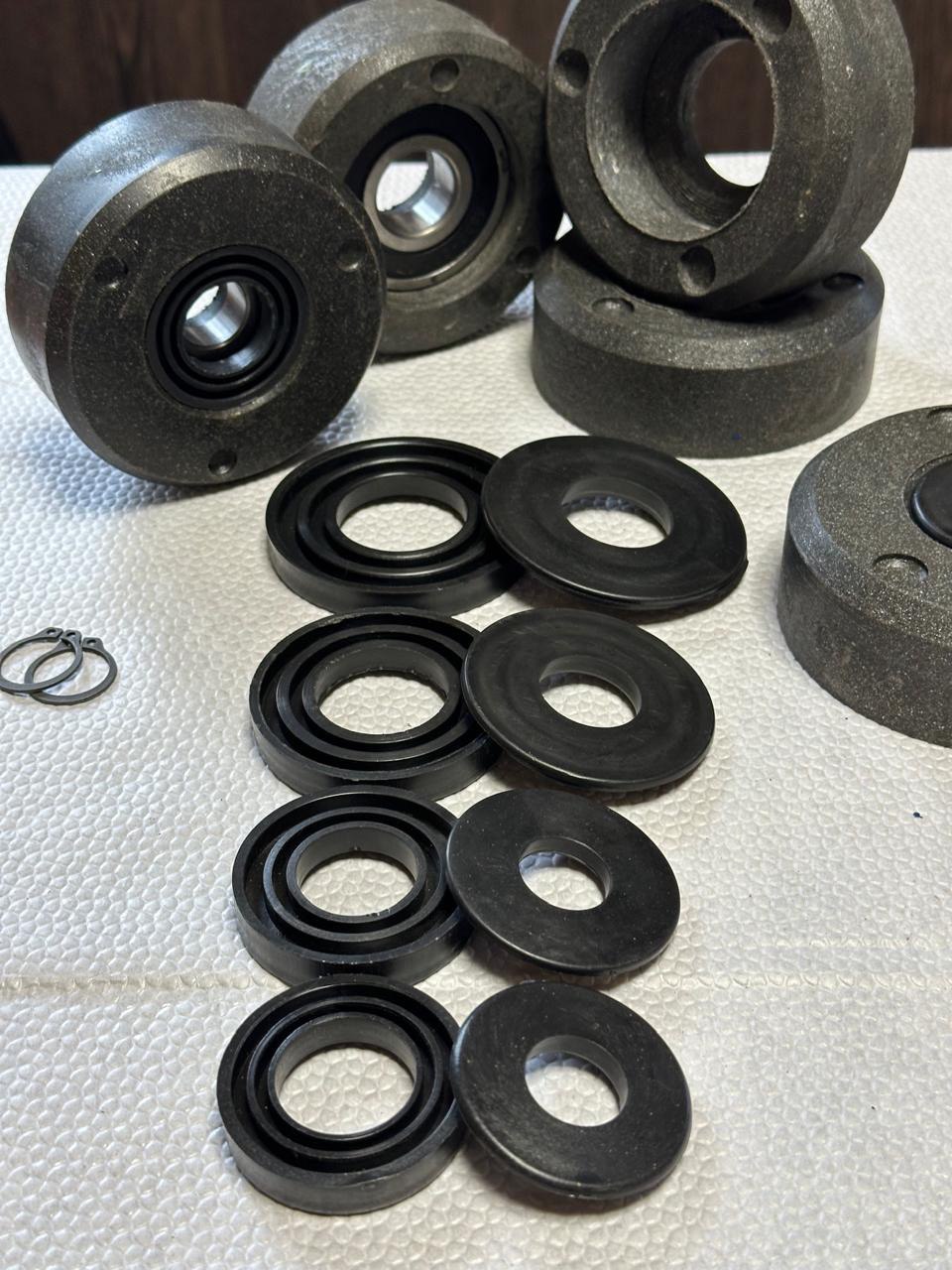 Лабиринтное уплотнение конвейерного ролика