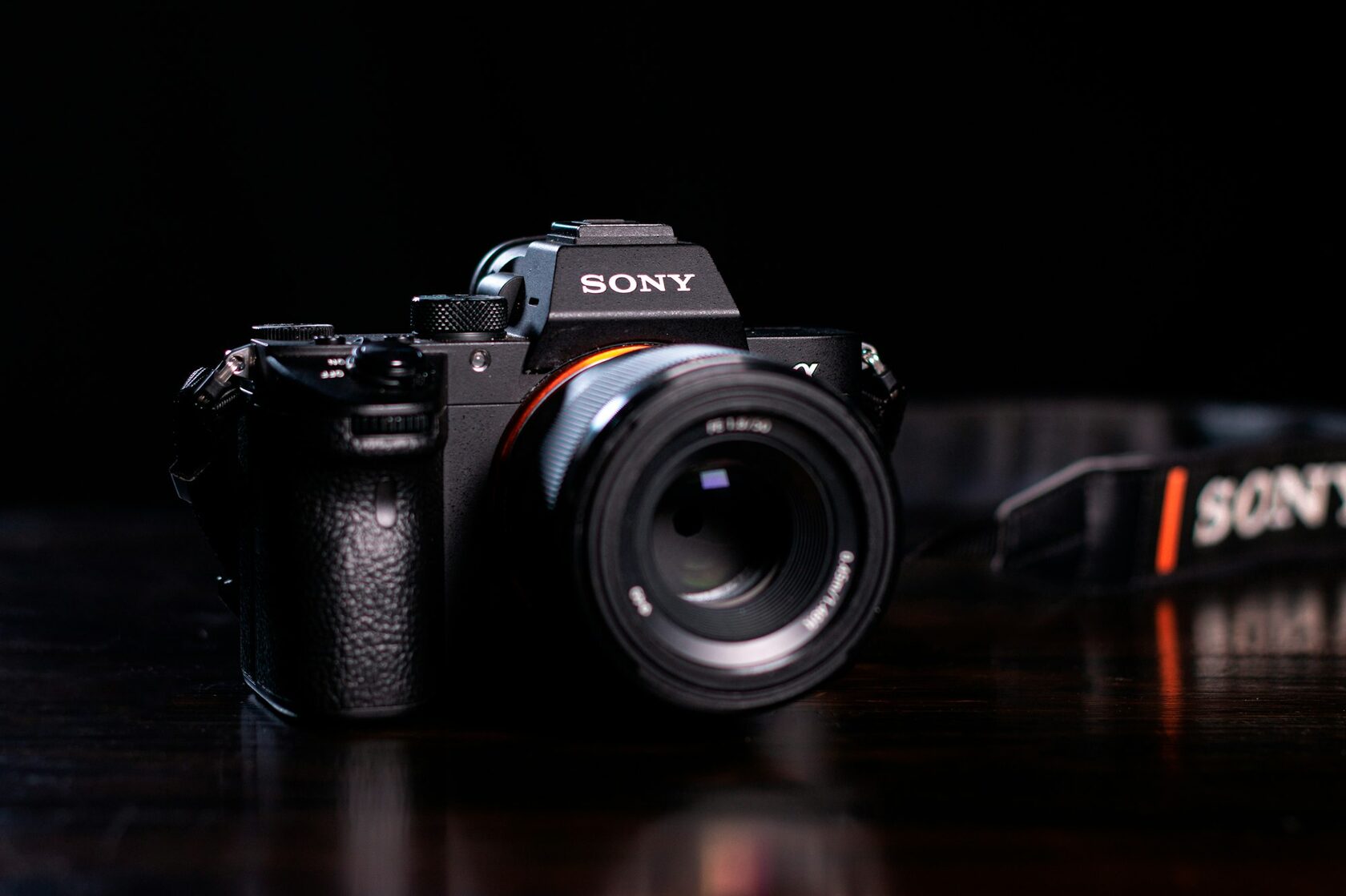Беззеркальная камера Sony A7 в студии
