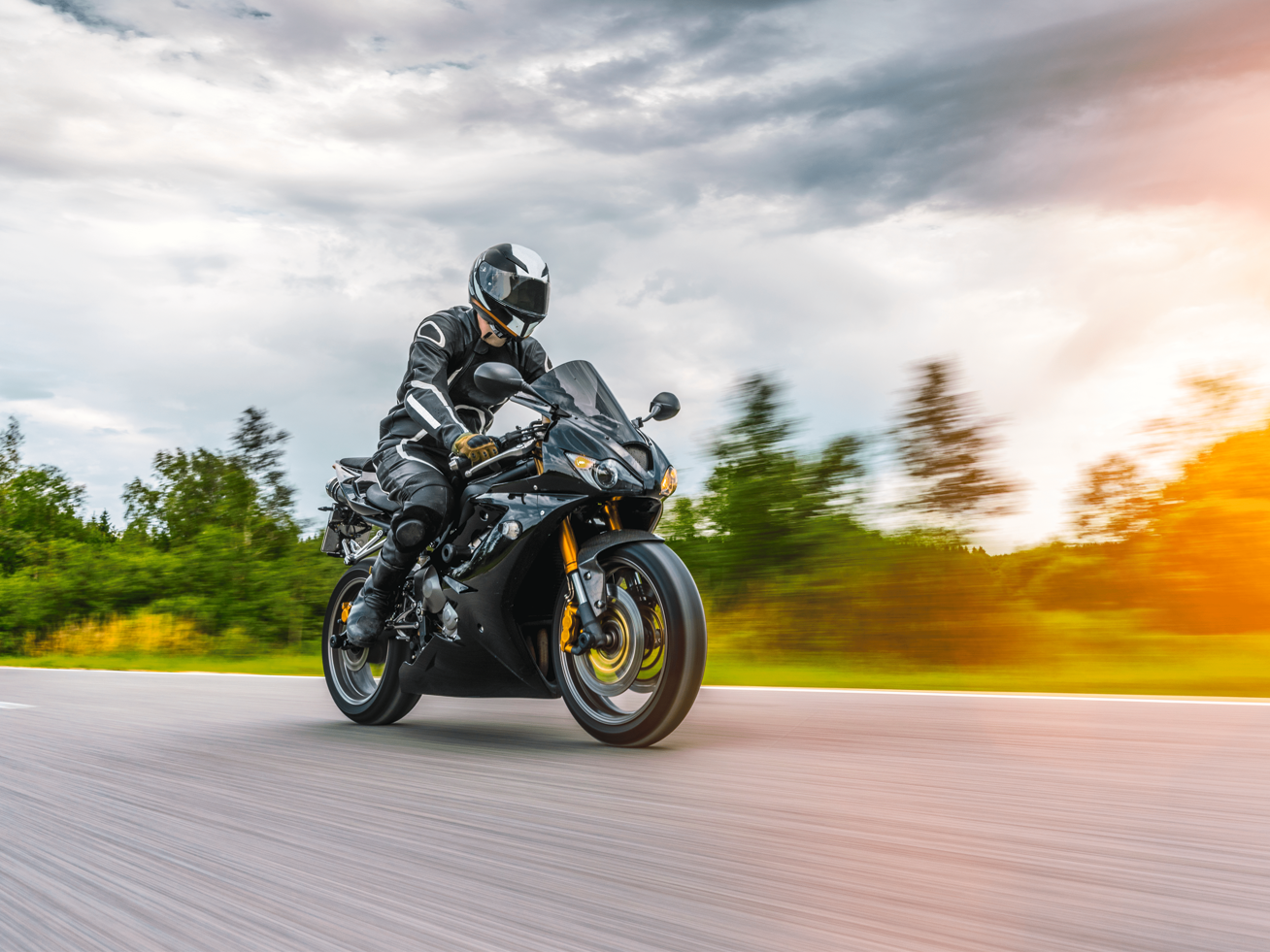 фото нанесения макияжа на лицо девушки 