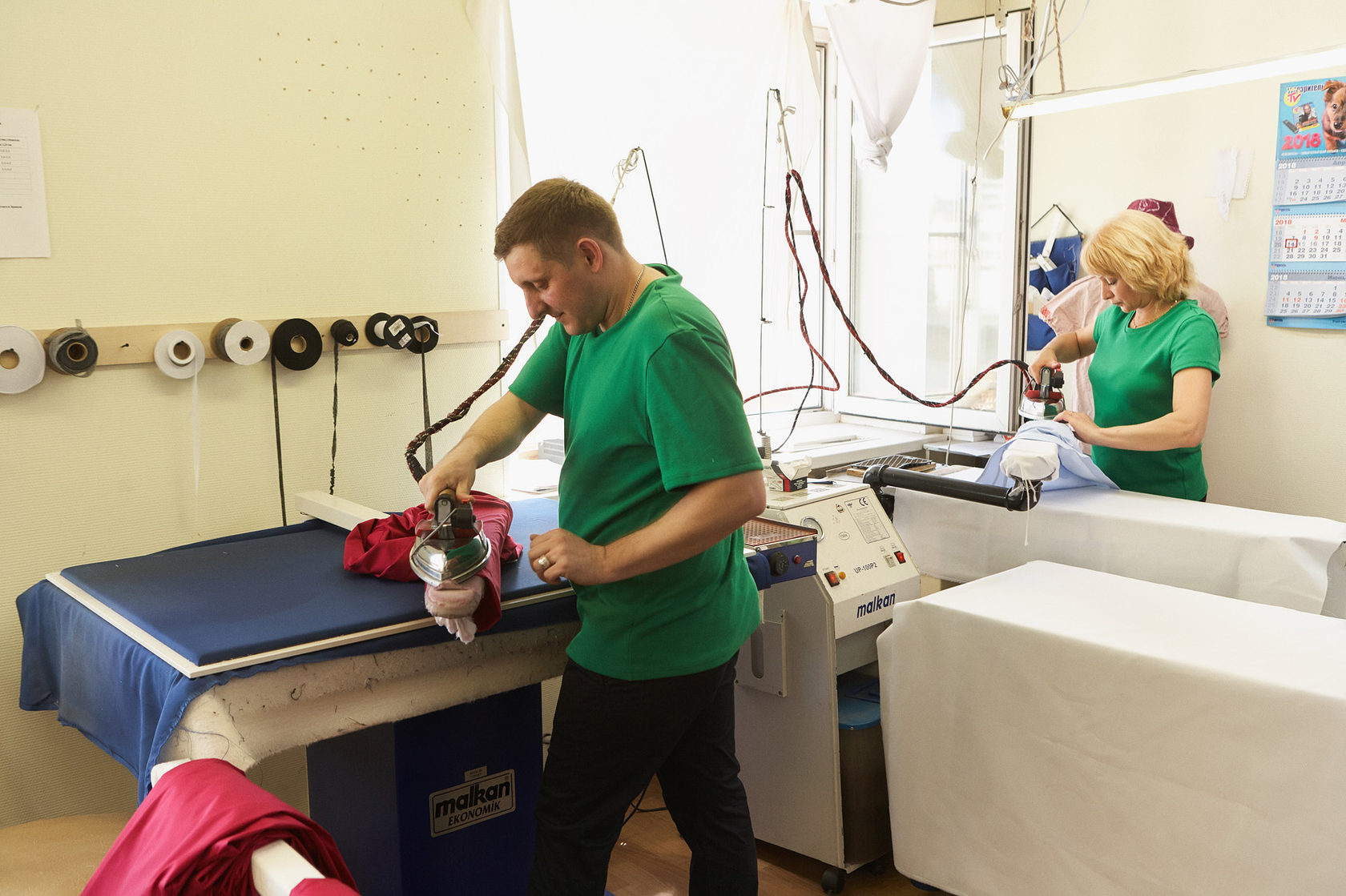 Оптовый пошив одежды на швейном производстве