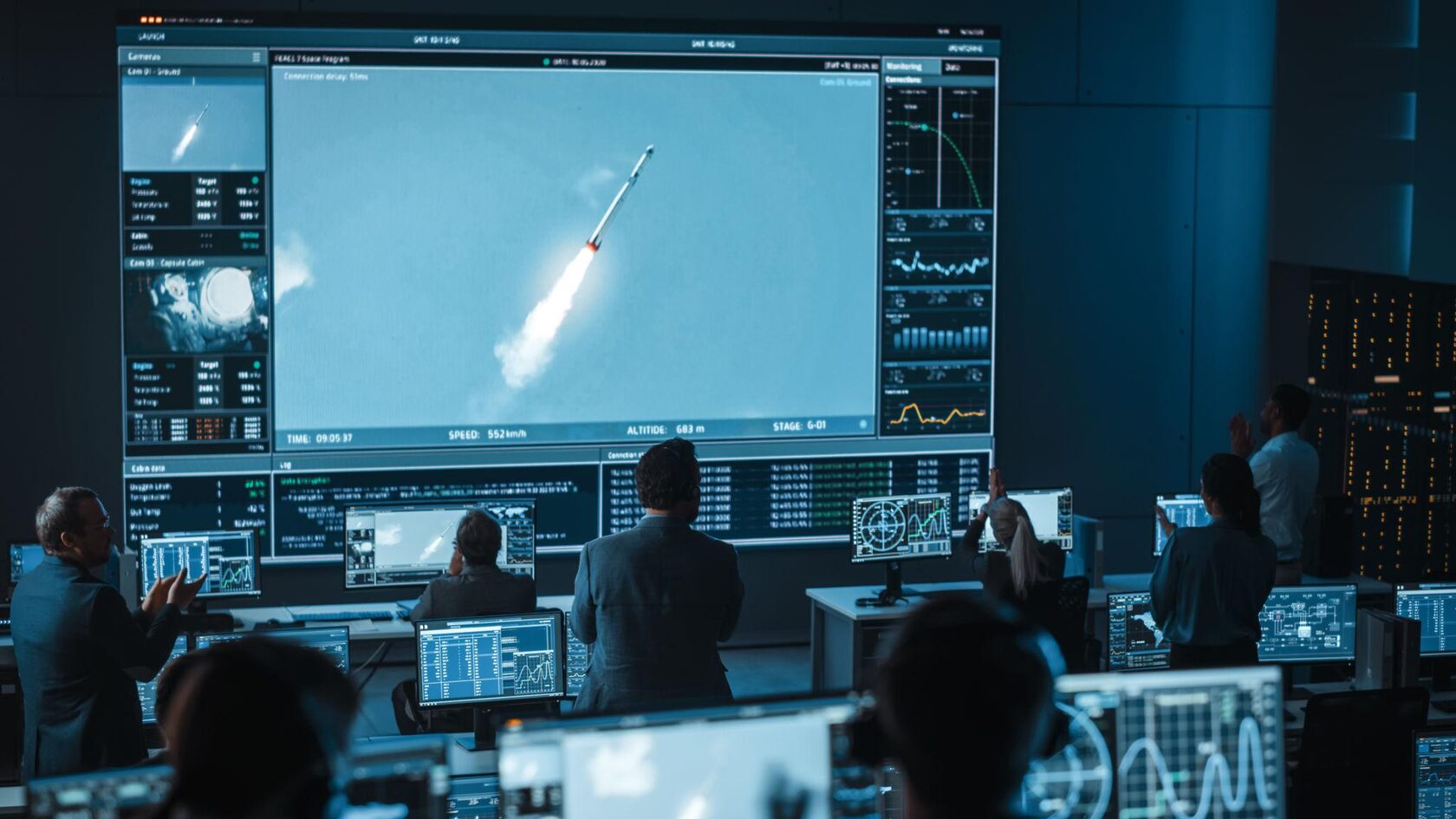 Ракета Blue Origin во время испытательного запуска как символ важности тестирования сложных проектов перед стартом