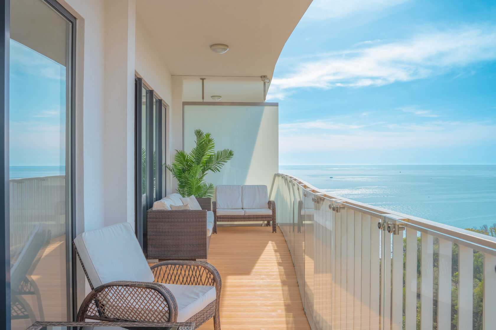 Вид с балкона апартаментов ЖК Актёр Гэлакси