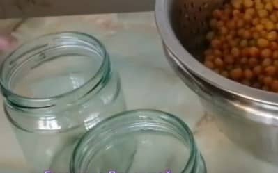 Приготовление варенья из облепихи на зиму: шаг 3