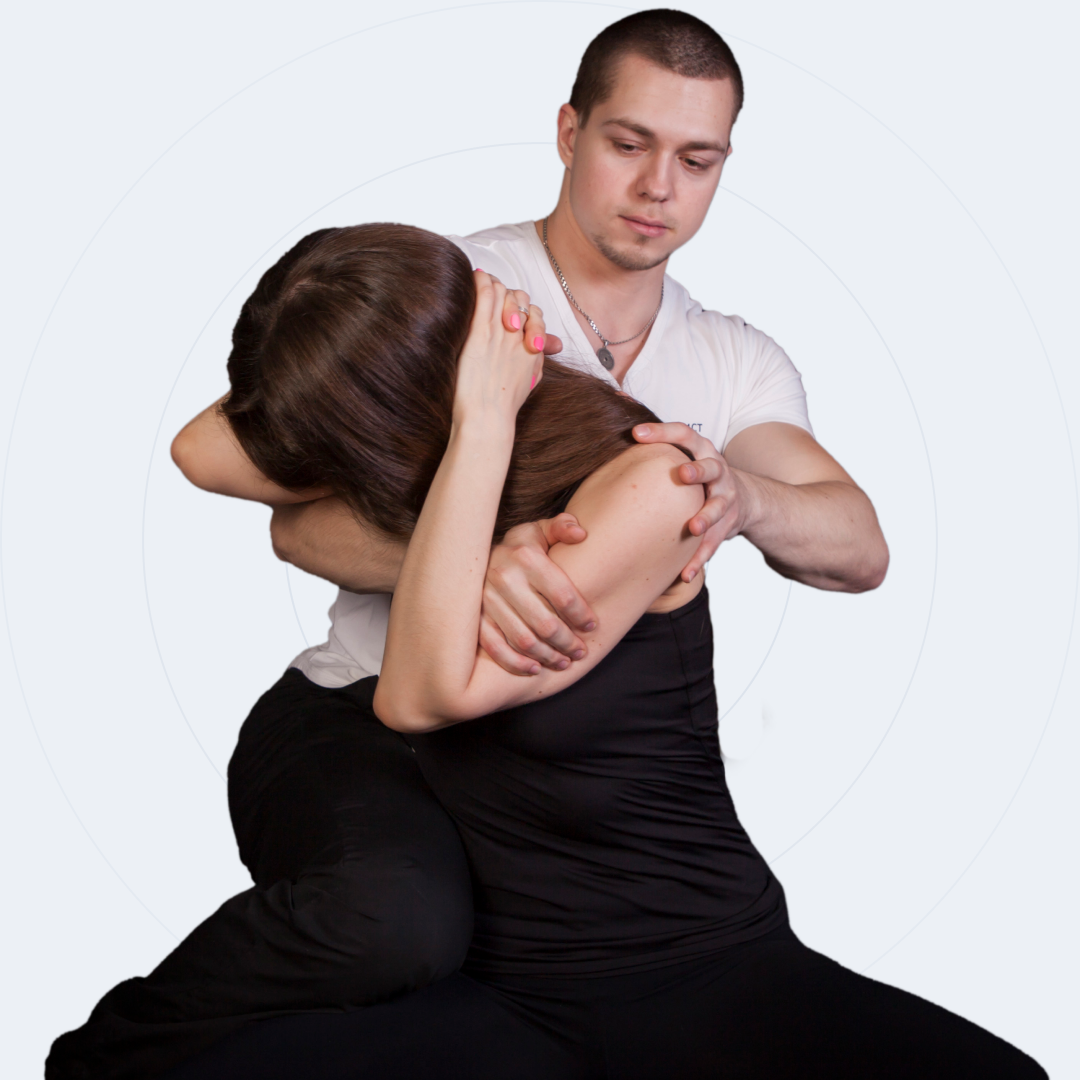 Сеанс терапии массажиста и физиотерапевта Евгений Мельников