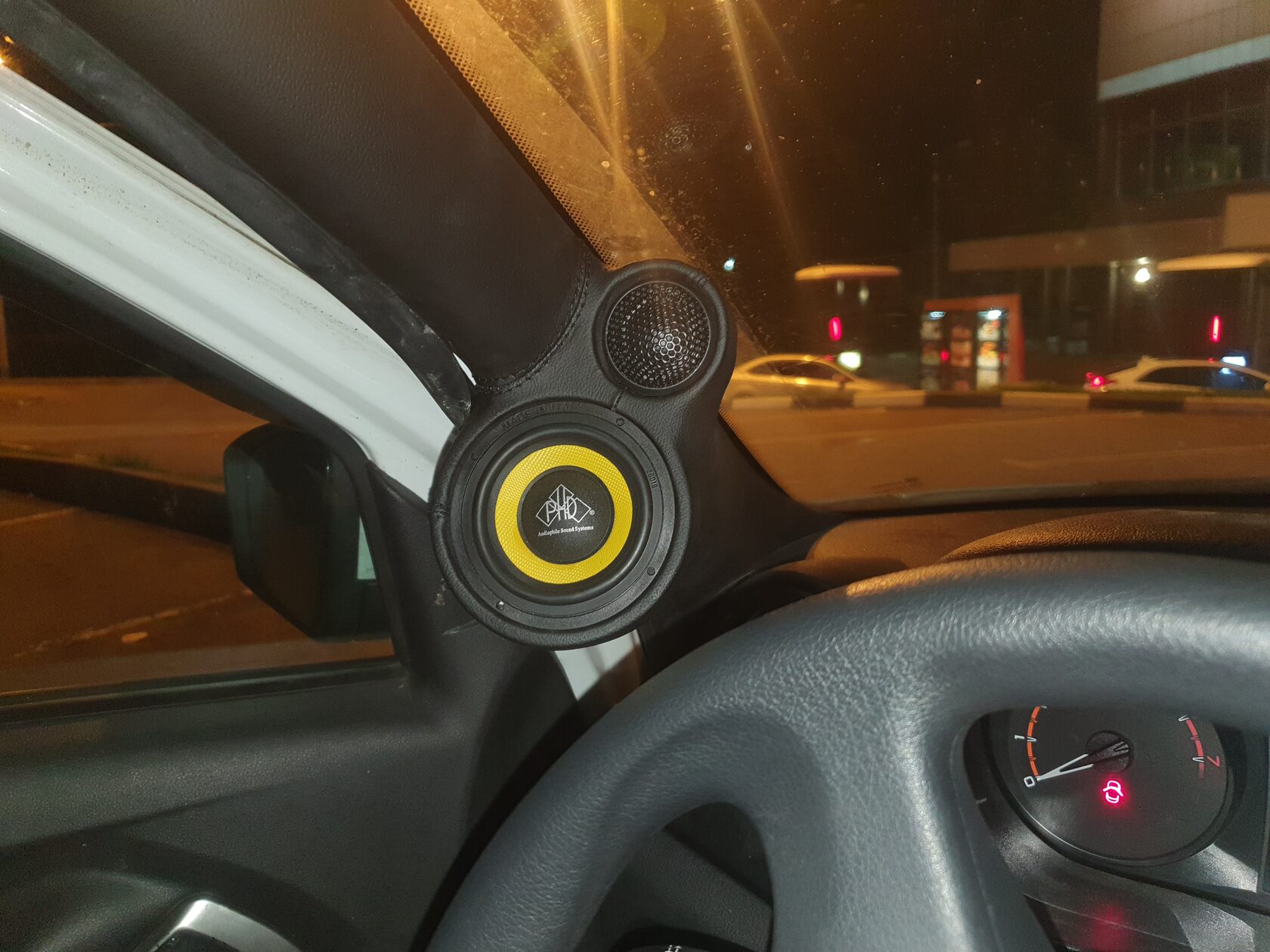 установка автозвука lada granta