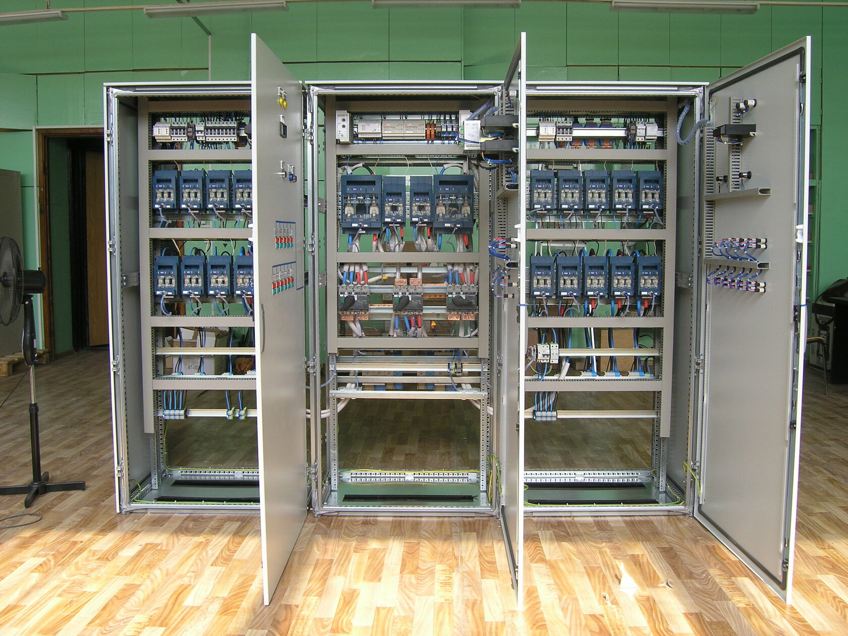 шкаф устройства передачи данных