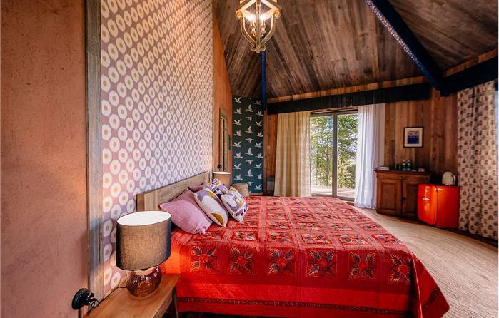 Номер внутри, Молодость, Байкал