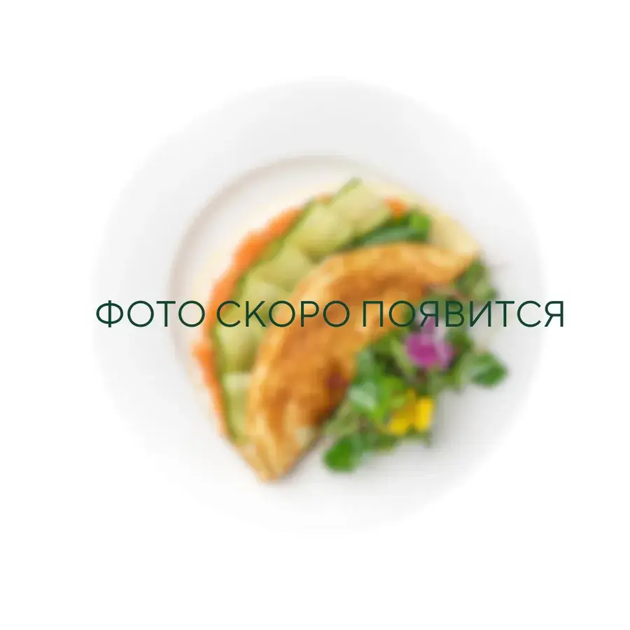 Блинчики на рисовой муке с лососем и авокадо