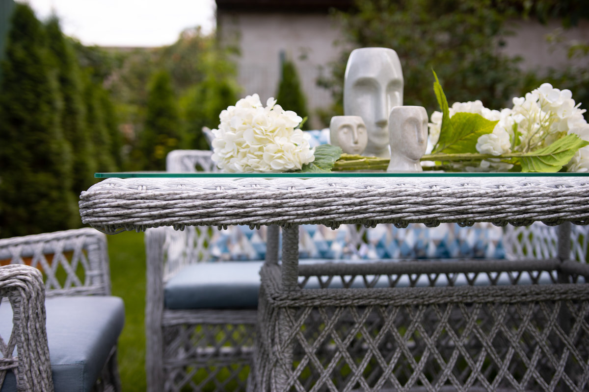 Обеденные столы из искусственного ротанга от Malacca