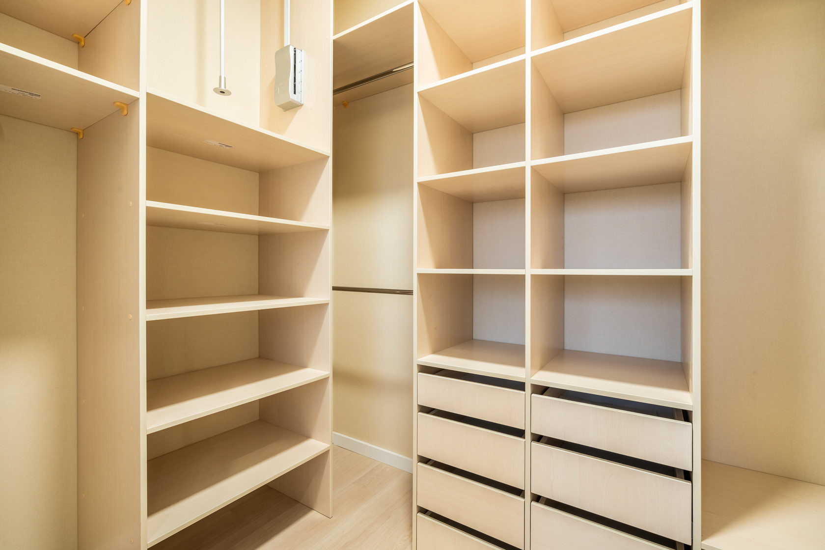 Новострой-Комфорт - первый магазин готовых ремонтов квартир, домов, офисов