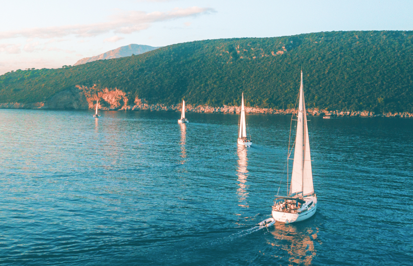 Парусные яхты