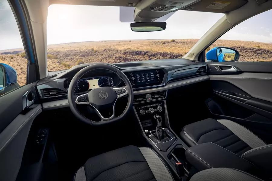 Chevrolet Equinox 2024 интерьер