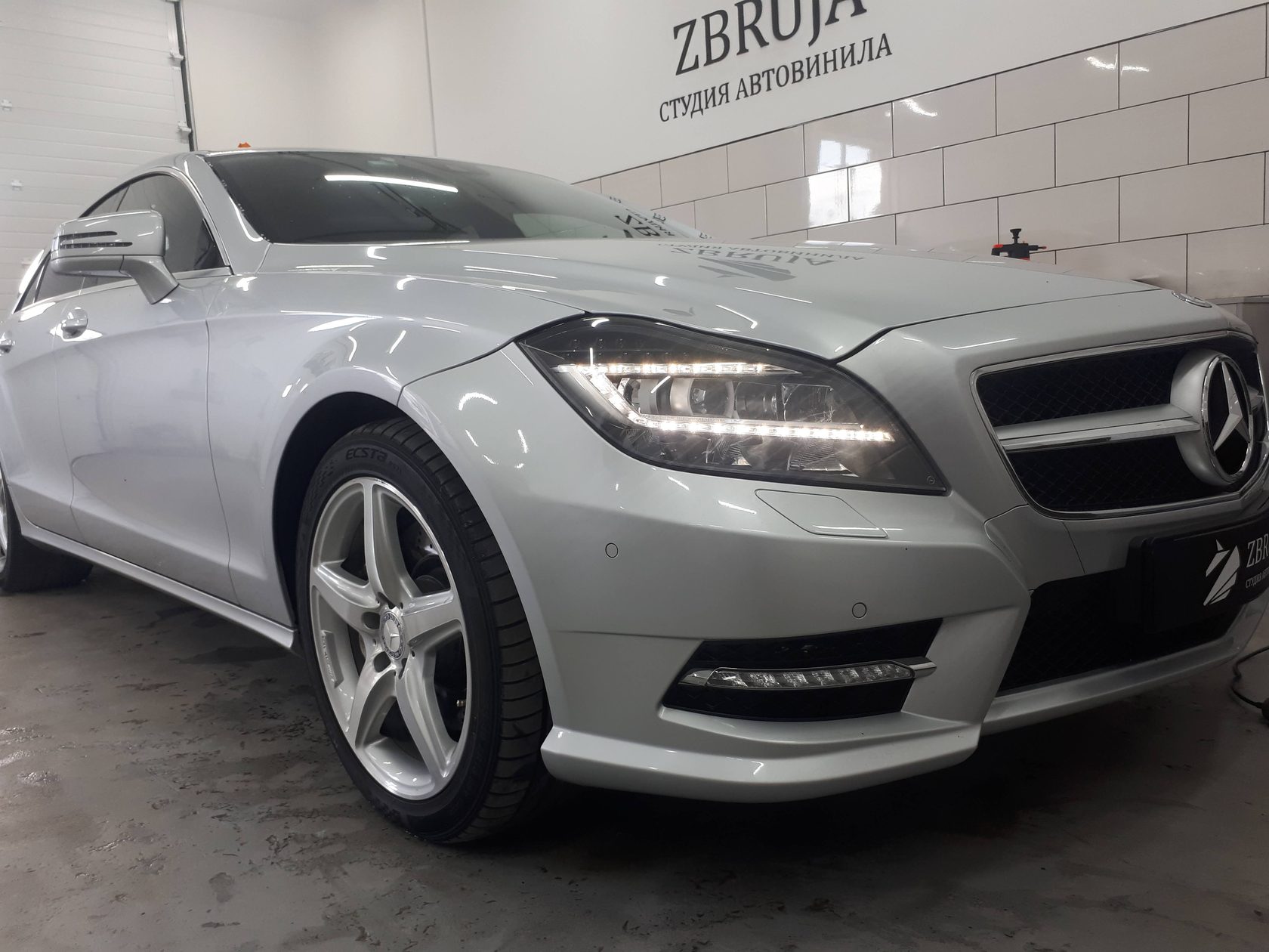 Mercedes CLS оклейка виниловой пленкой