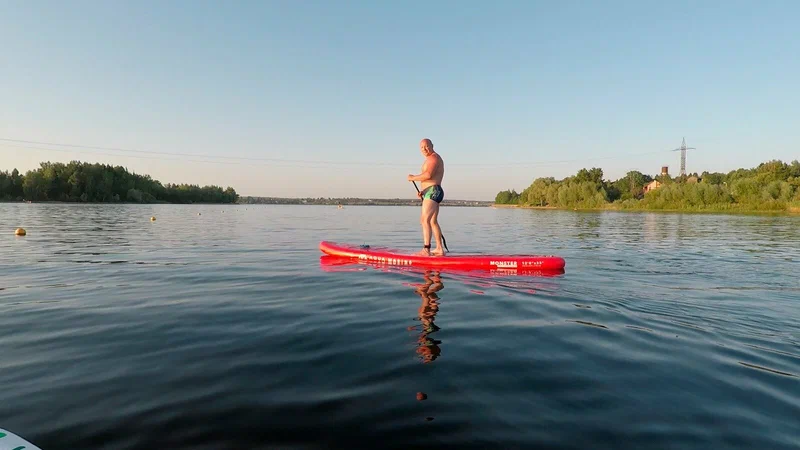 Сапсерфер на воде