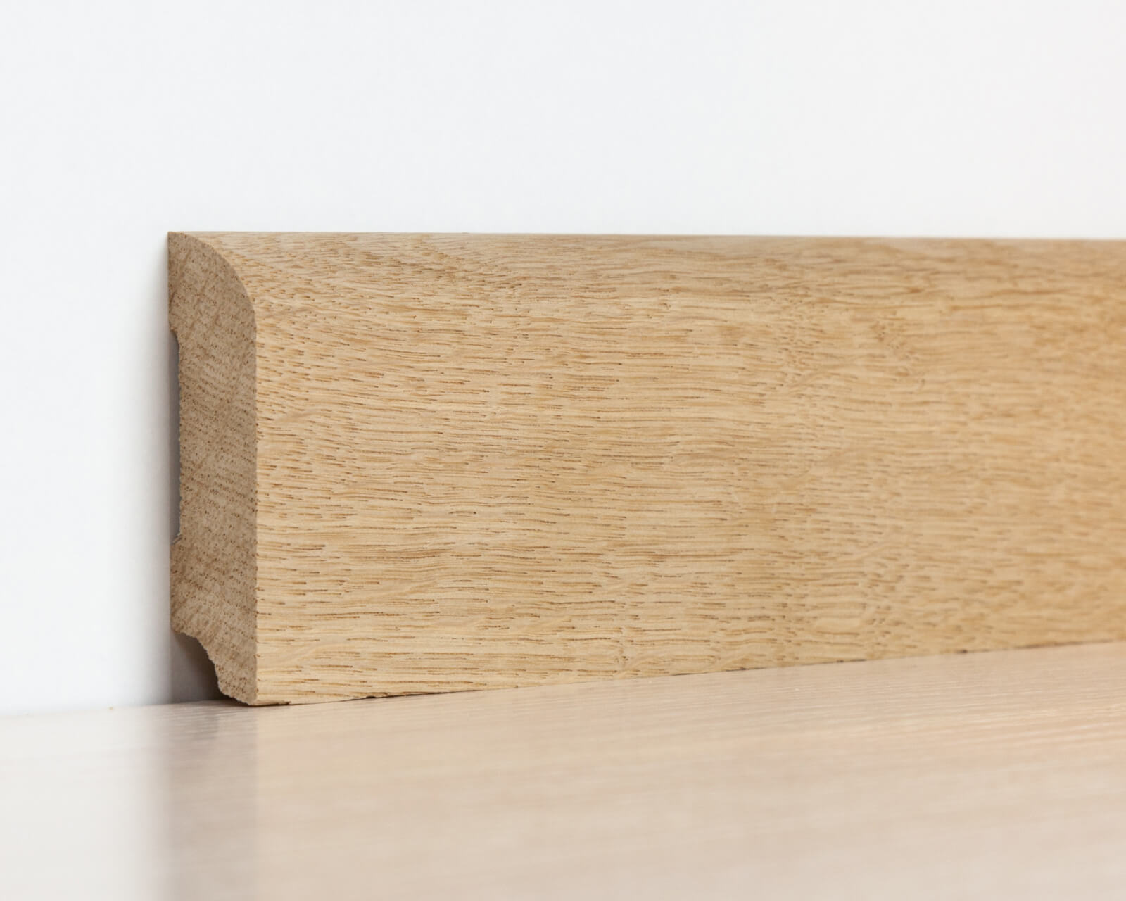 Плинтус прямой напольный wood indo 20. Плинтус из массива дуба вертикальный евро 70х17. Плинтус напольный «дуб галион». Плинтус деревянный массив. Плинтус дуб евро 70мм.