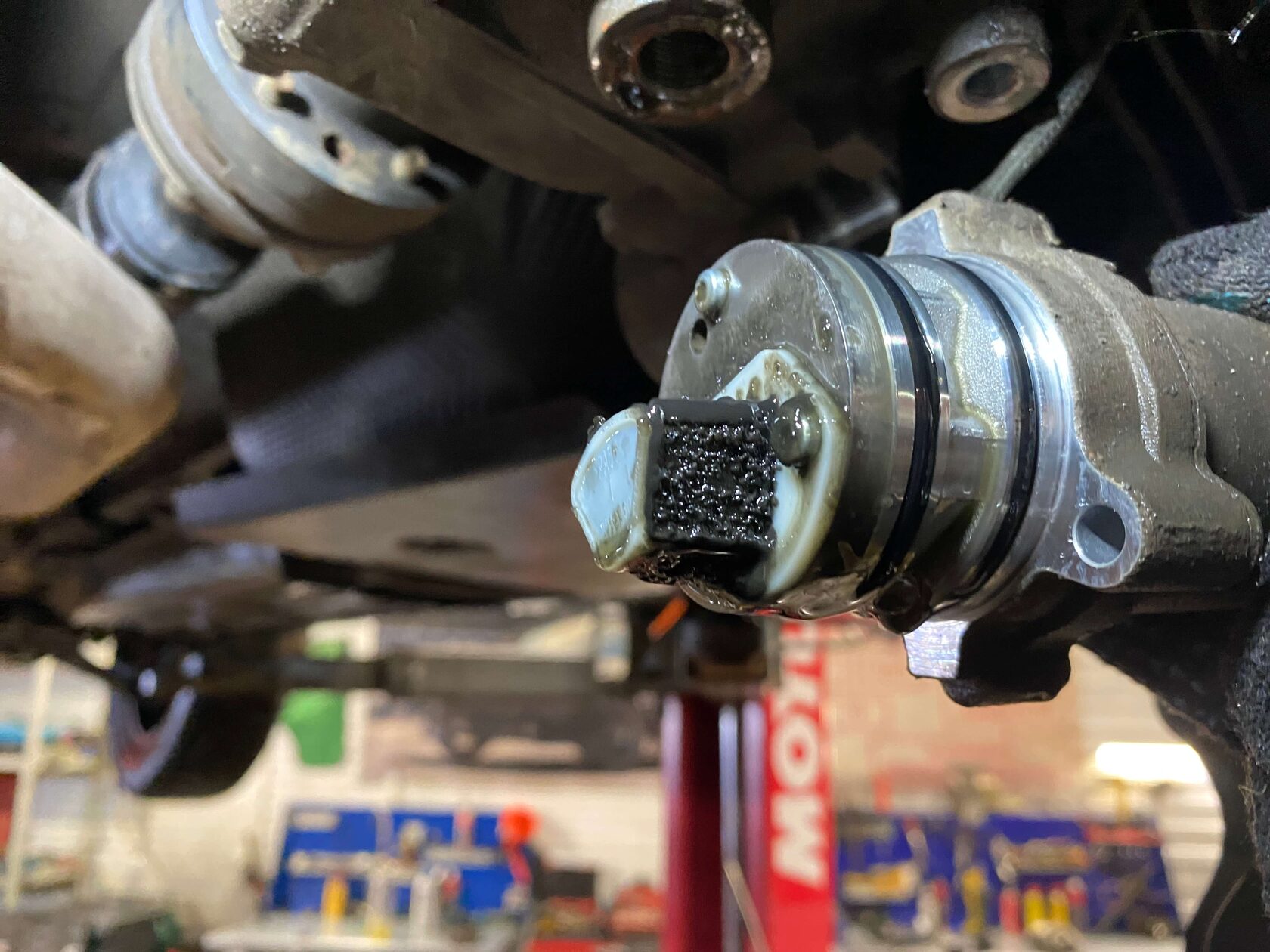 Загрязненная сетка насоса муфты Халдекс