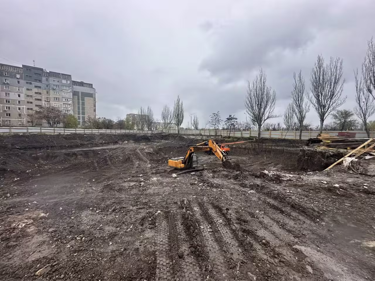 Март