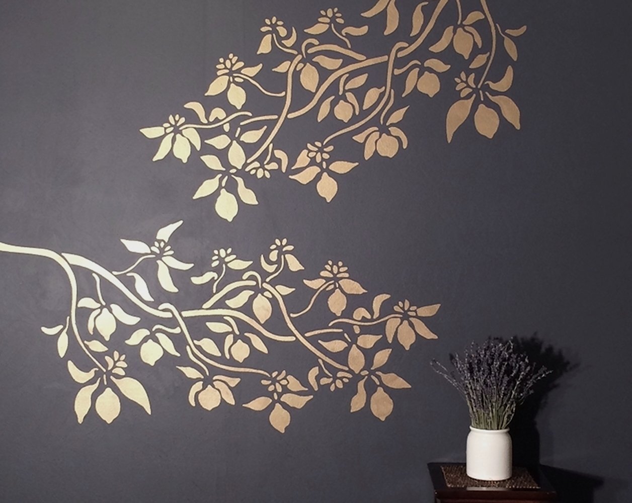 Создание растительного узора на стене с помощью трафаретов: мастер-класс