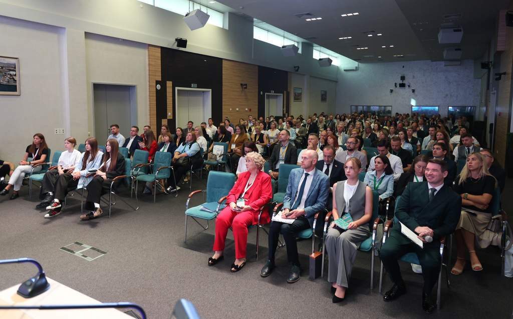 Спикеры форума ритейлеров и поставщиков «Трейд Диалог» во время дискусси