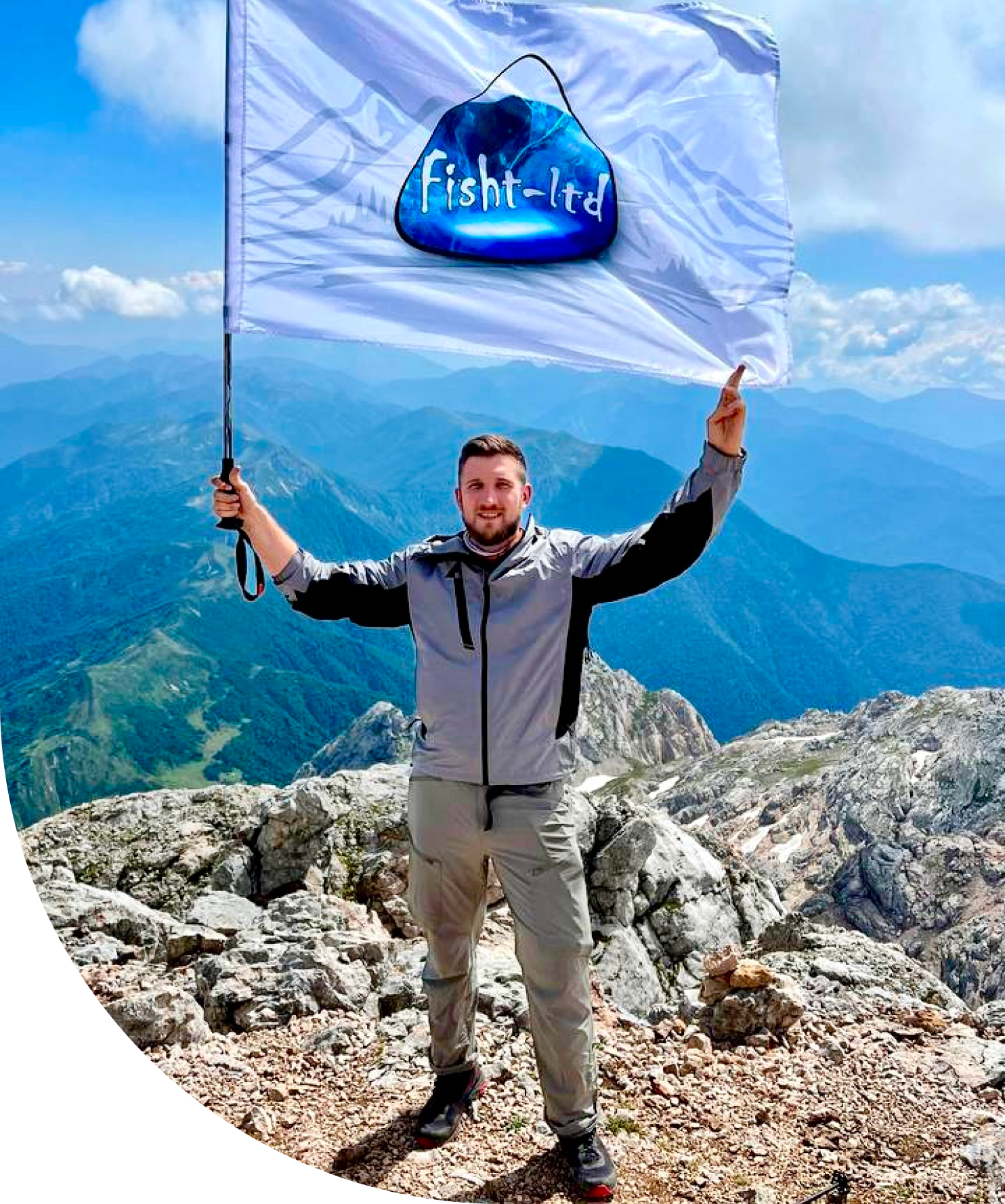 На вершине горы Фишт. Поднят флаг Грунт-эмалей 3в1 Фишт Fisht-ltd