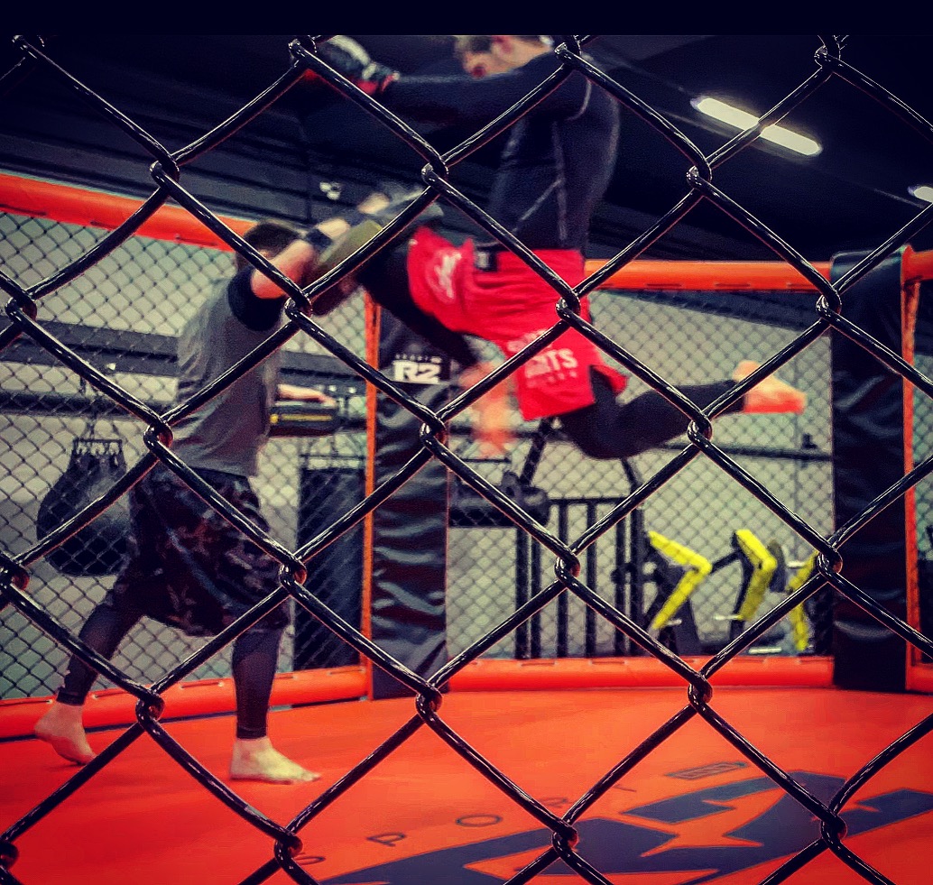 Центр киберспорта новослободская. Центр киберспорта саратов. R1 центр киберспорта. Клуб р 2. R1 центр киберспорта саратов плейстейшен.