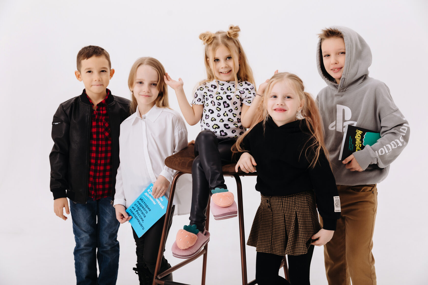 фестиваль пива баланс. творческий центр для детей. министриум. Tangle logo design. новогодние игрушки.